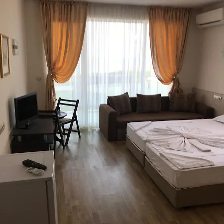 бийч Апартамент Лозенец